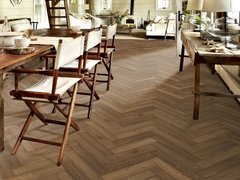 Parchetul dublustratificat HERRINGBONE OAK